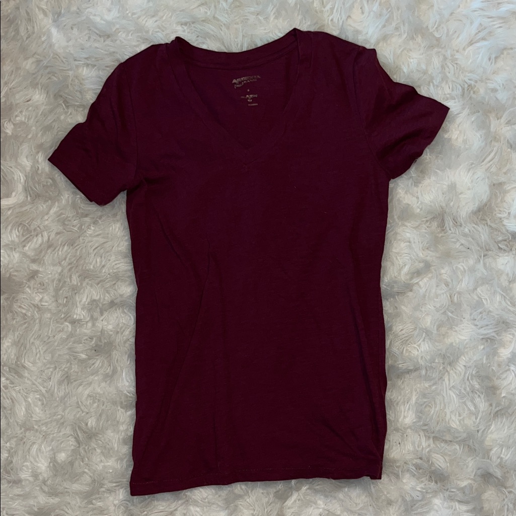 Arizona Jean Company Women's V-Neck Short Sleeve Tee In Burgundy